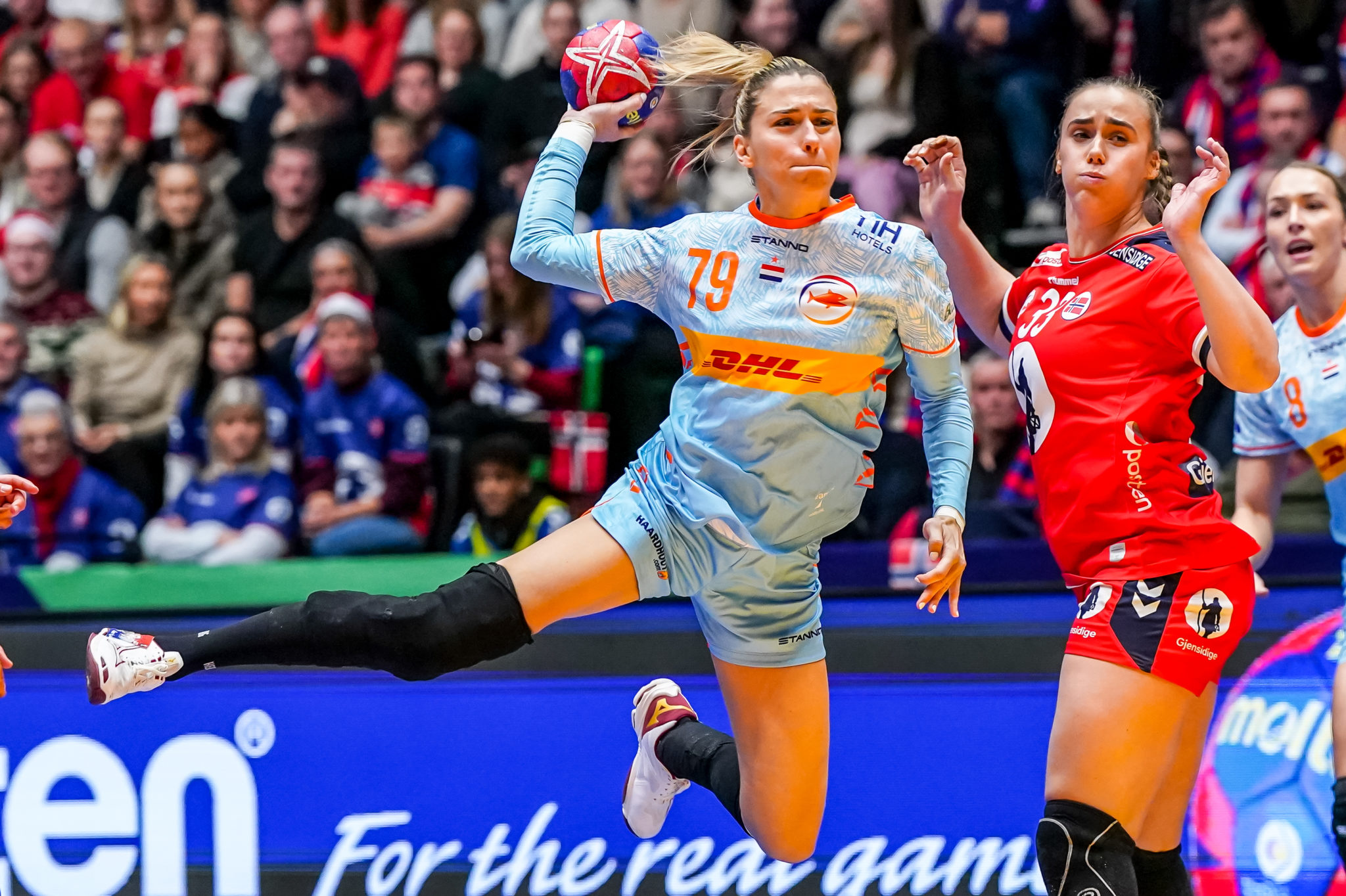 TRONDHEIM, NORWAY - DECEMBER 12: Estavana Polman Of The Netherlands Shoots To Score During The 26th IHF Women's World Championship Handball Quarter Finals Match Between Netherlands And Norway At Trondheim Spektrum On December 12, 2023 In Trondheim, Norway (Photo By Henk Seppen/Orange Pictures)